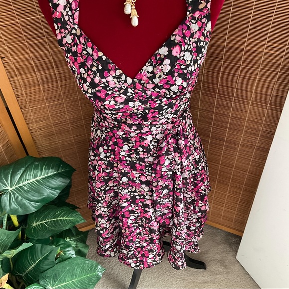 WHBM White House Black Market Tiered Ruffle Floral Dress Size 2 Pink - Picture 3 of 11